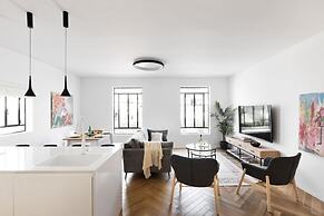 Spacious & Modern 3BD Apartment 2-min From Beach