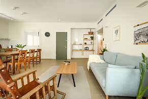 Beachside 3-BR Apt Perfect for Families