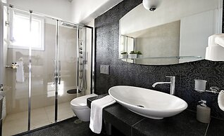 Amelie Suites