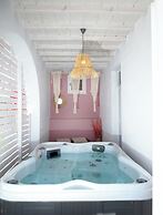 Amelie Suites