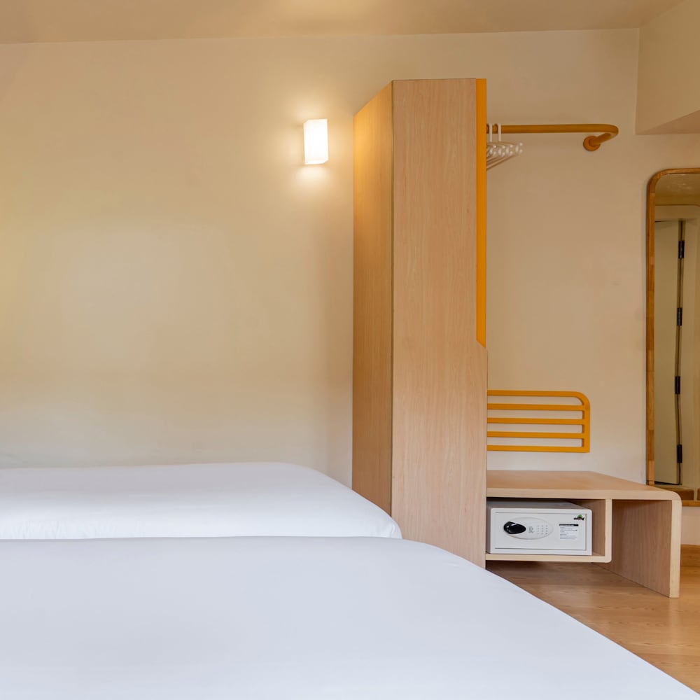 Bloom Hotel - Sector 19