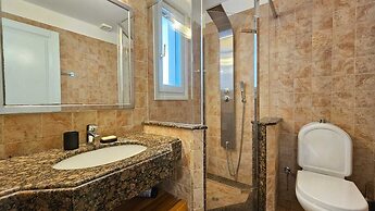 Milos AquaBliss Beachfront Villa