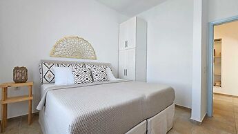 Milos AquaBliss Beachfront Villa