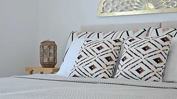 Milos AquaBliss Beachfront Villa