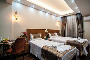 By Historial Hotel