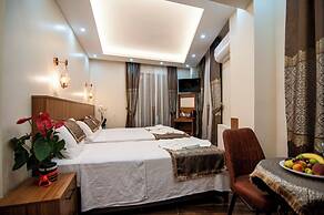 By Historial Hotel