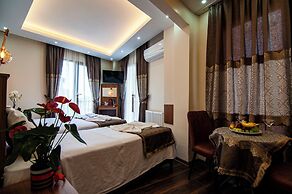 By Historial Hotel