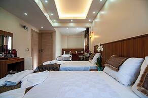 By Historial Hotel