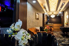 By Historial Hotel