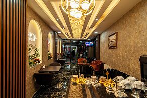 By Historial Hotel