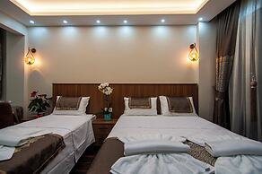 By Historial Hotel