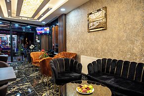 By Historial Hotel