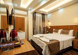 By Historial Hotel