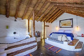 HOBBIT HOTEL