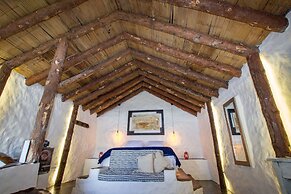 HOBBIT HOTEL