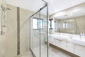 ZEN AT ARKABA - 3BR Luxury Apartment