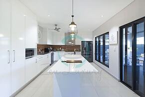 ZENHOUSE - 5BR Family with Private Pool