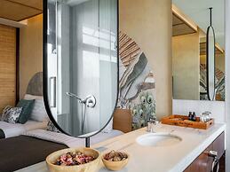 The Isvara By Cove