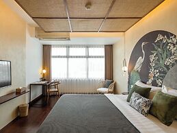 The Isvara By Cove