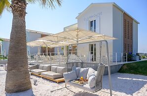 Pareus Beach Resort