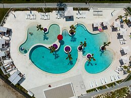 Pareus Beach Resort