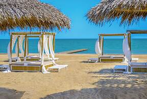 Pareus Beach Resort
