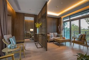 Bright QiandaoLake Resort