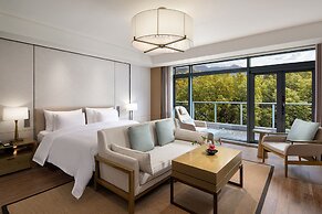 Bright QiandaoLake Resort