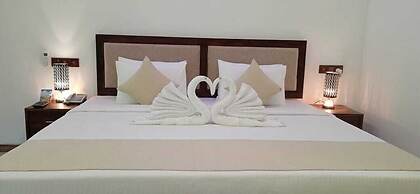 Sigiriya Cashew Palace Resort