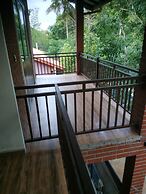 Sigiriya Cashew Palace Resort