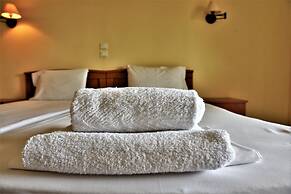 Elpida Hotel