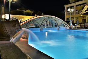 Elpida Hotel