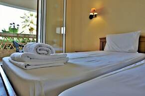 Elpida Hotel
