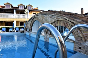 Elpida Hotel