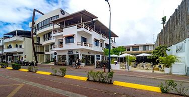Plaza Luna Suites