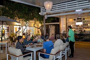 Plaza Luna Suites