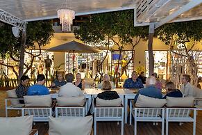 Plaza Luna Suites