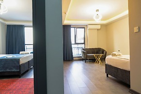 Grand Moon Hotel