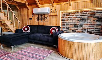 Aurora Suit Bungalov