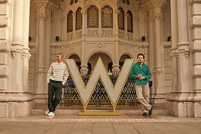 W Budapest