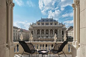 W Budapest