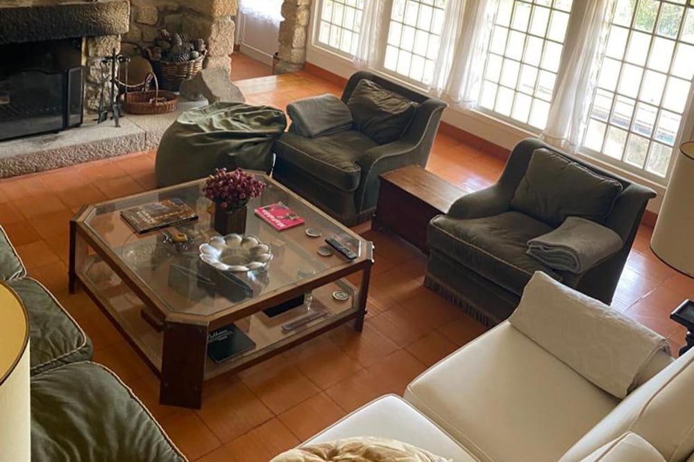 6-bed Cottage Sleeps 12 With Gardens