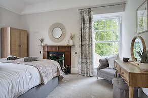Hill House Country Estate - Princes Gate