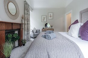 Hill House Country Estate - Princes Gate