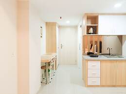 Tranquil And Comfort Studio At De Prima Apartment