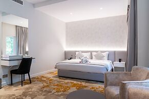eStay Hotel