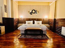 Silver Cloud Hotel