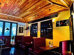 Silver Cloud Hotel
