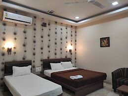 Hotel Holiday Palace