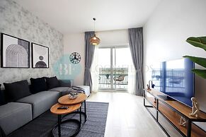 Stunning canal view apartment Yas island